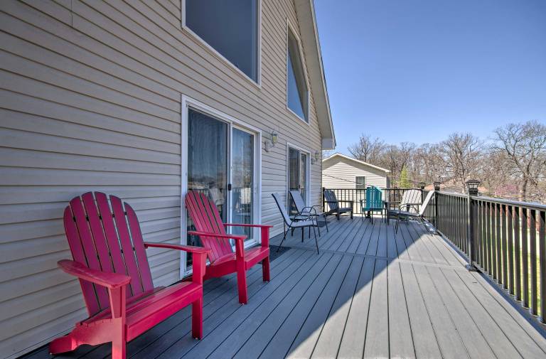 Deck, Lake Views! Group Getaway in Osage Beach — photo 2