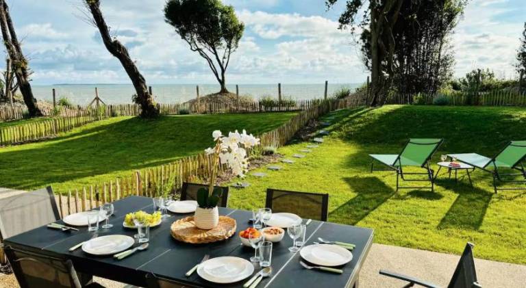 Sejour prestige - vue mer et acces prive a l'ocean in Angoulins