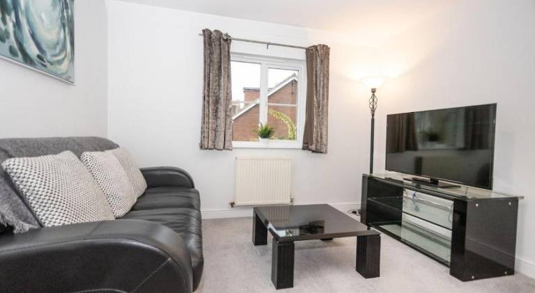 Beautiful house | Perfect for remote work | Pets allowed in Swindon