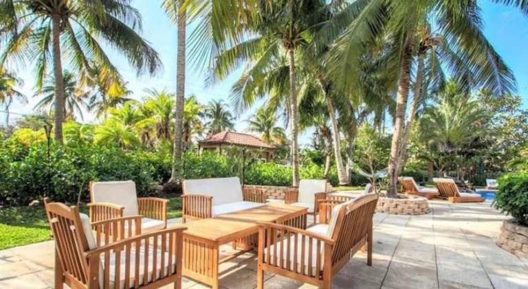 SWAYING PALM BEACH HOUSE Walk to Beach, Marina, Port, las Olas — photo 4