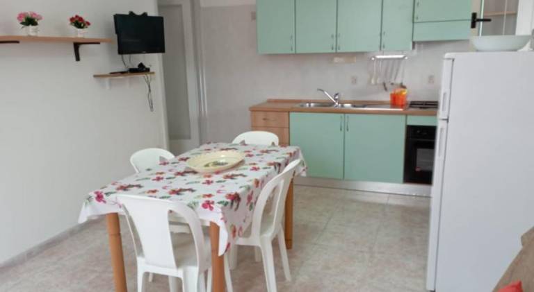 Rental apartment with 2 rooms for 4 persons — photo 4