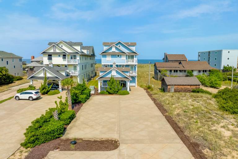 Magnolia Cay Oceanfront Private Pool, Hot Tub, and Dog Friendly — photo 3