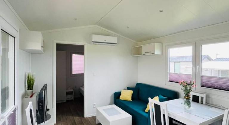 Vacation home with yard, barbeque & terrace — photo 2