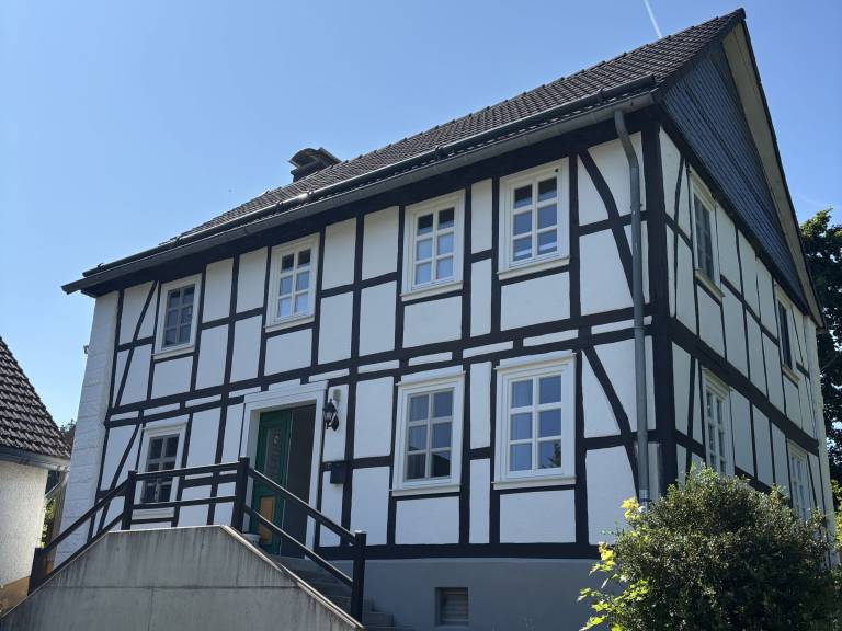 Holiday Apartment '1' with Shared Terrace, Shared Garden and Wi-Fi in Kassel