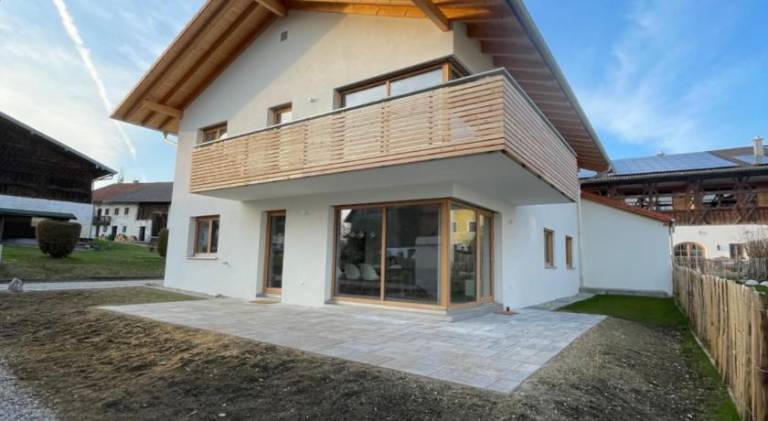 Holiday apartment with yard & patio | Suitable for remote work | Pets allowed — photo 4