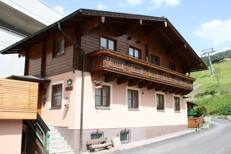 Fully equipped spacious chalet with yard & terrace | Mountain view | Next to the ski | Dogs allowed — photo 2