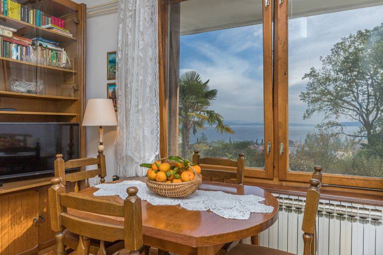 Nice holiday apartment with patio, yard & grill | Sea view | Pets are welcome in Opatija
