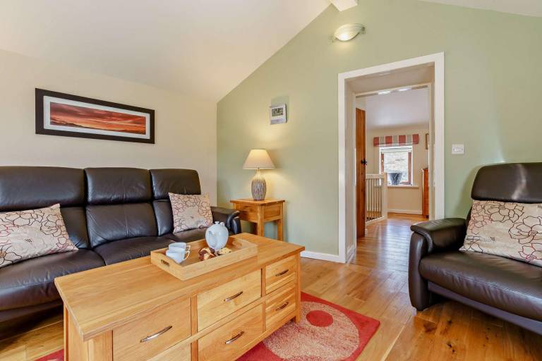 Fully equipped cottage with yard | Pets allowed — photo 3