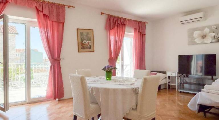Pleasant apartment with patio | Next to the beach | Dogs allowed — photo 5