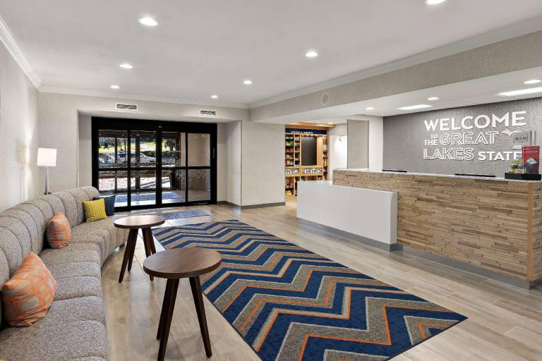 Hampton Inn & Suites Petoskey — photo 5