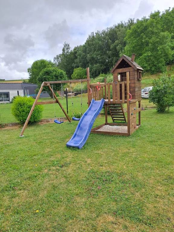 House with BBQ & patio — photo 4