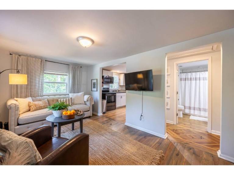 Fully equipped house with barbeque | Pets are welcome in Athens, GA