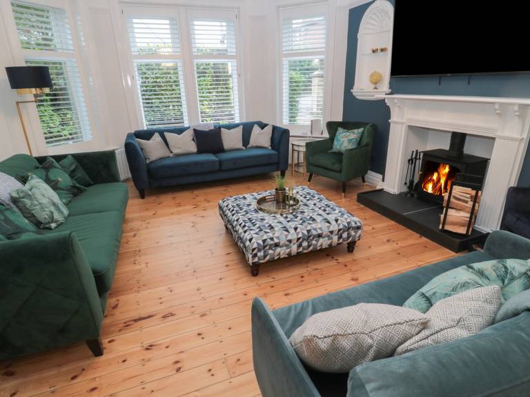 Children-friendly beautiful cottage with jacuzzi & yard | Beach view | Pet-friendly — photo 2