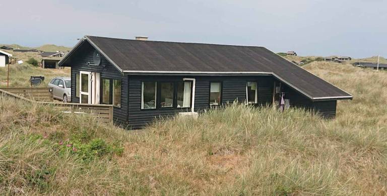 Vacation home with 2 rooms for 5 persons in Lokken