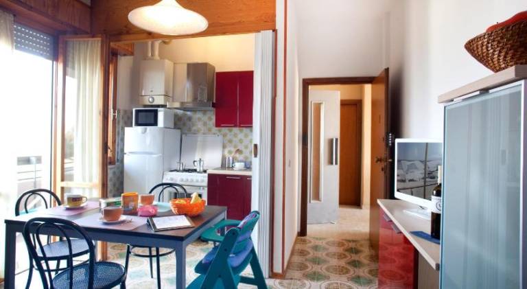 Serviced apartment with terrace — photo 3