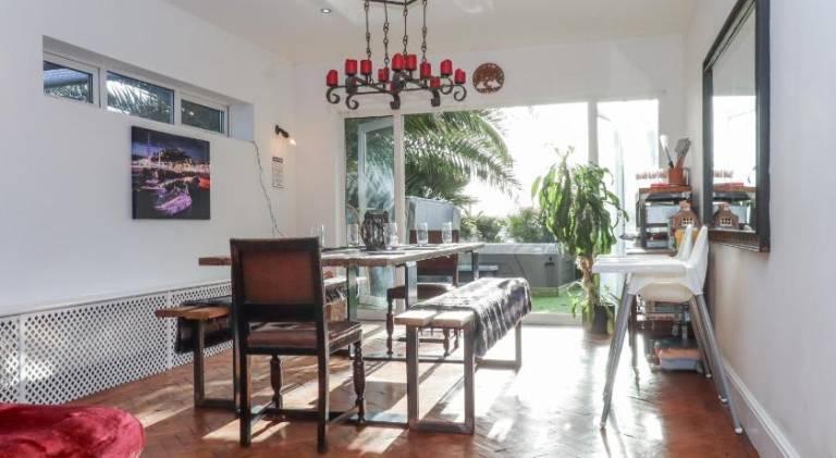Vacation home with pool — photo 3