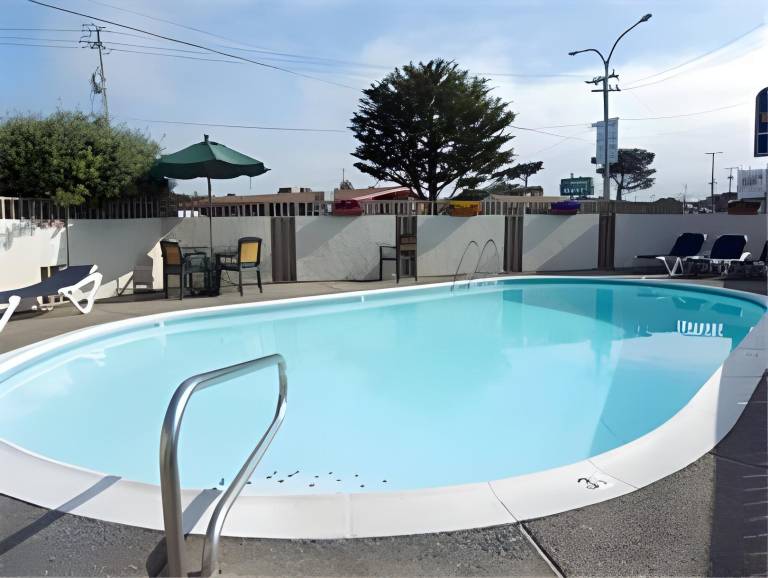 Pacific Inn Monterey — photo 4