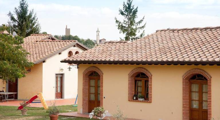 Farm with pool & garden in Vinci