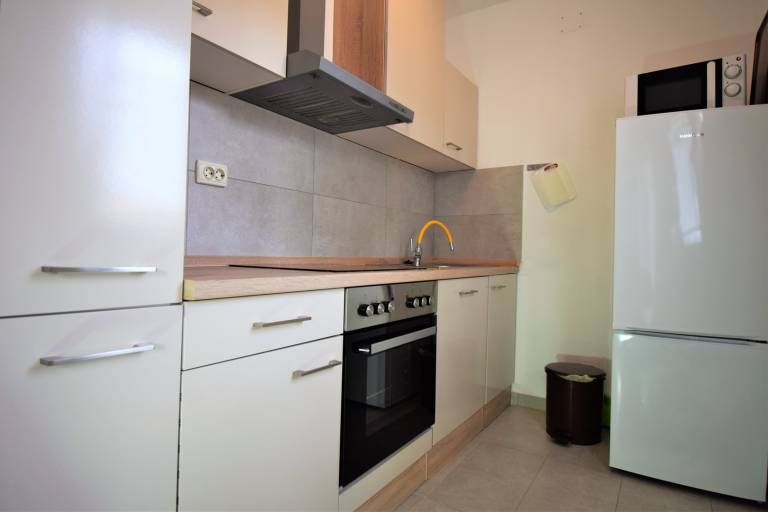 Apartment with garden & barbecue — photo 3
