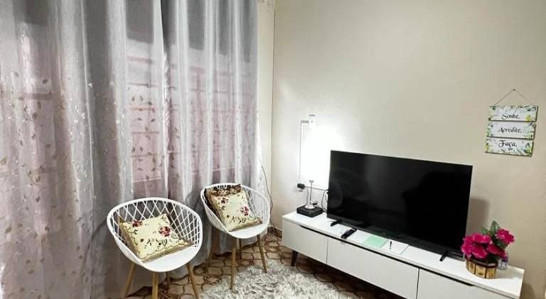 House with 1 room for 6 persons in Aparecida
