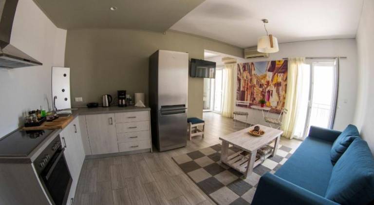 Serviced apartment with yard, BBQ & patio | Perfect for remote work — photo 5