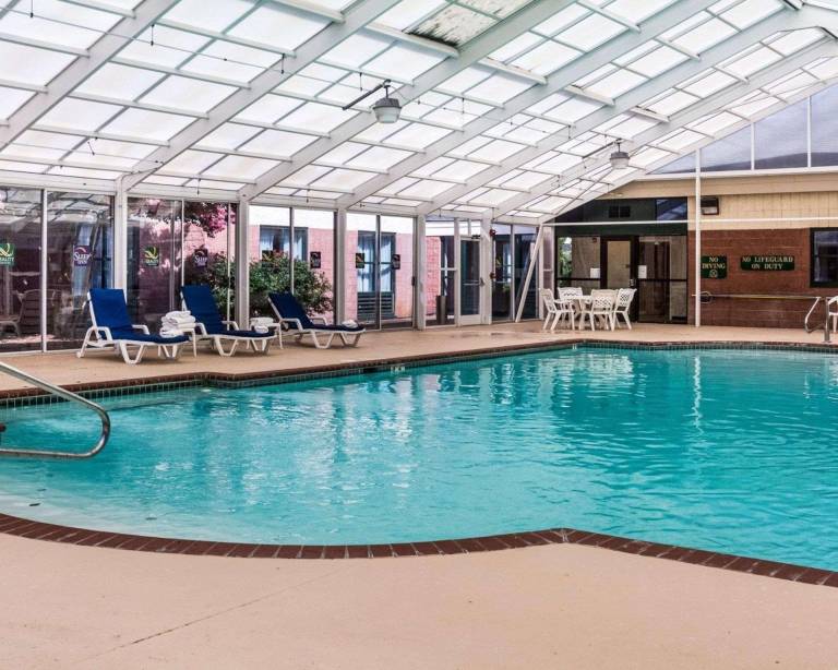 Quality Suites Lake Wright - Norfolk Airport — photo 2