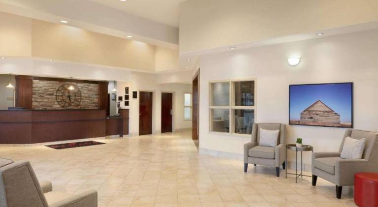 Ramada by Wyndham Drayton Valley — photo 3