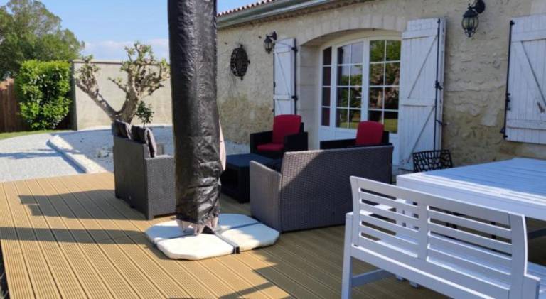 Lovely vacation home with yard, terrace & pool | Dogs allowed — photo 5