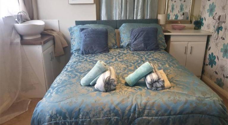 Self Contained Rooms in Central Torquay — photo 5