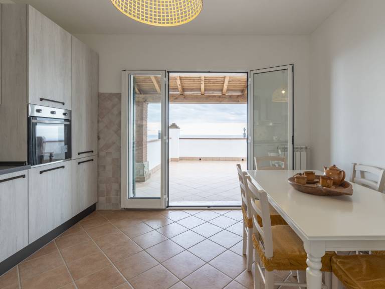 House with terrace & garden | Nature view — photo 2