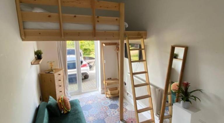Holiday apartment with 1 room for 3 persons in Guildford
