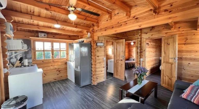 Vacation home with garden, grill & patio — photo 2