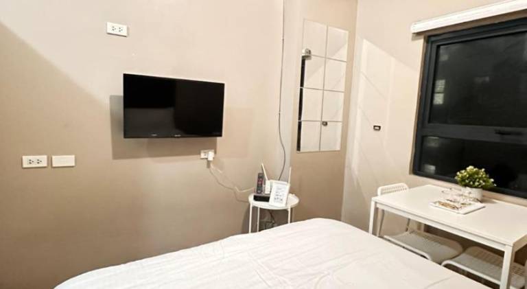 Serviced apartment for 2 persons in Manila