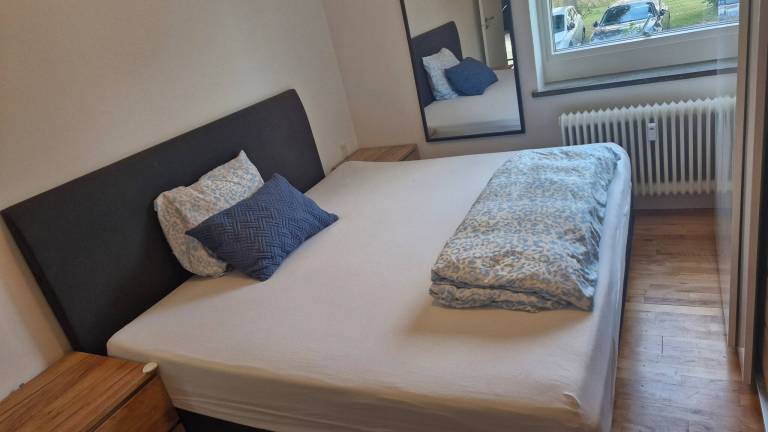 Doppelbett Privatzimmer