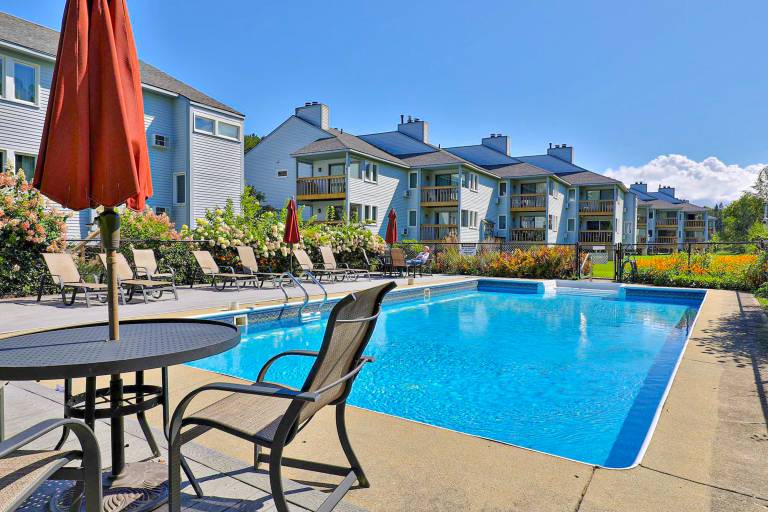 Condo  Ludlow