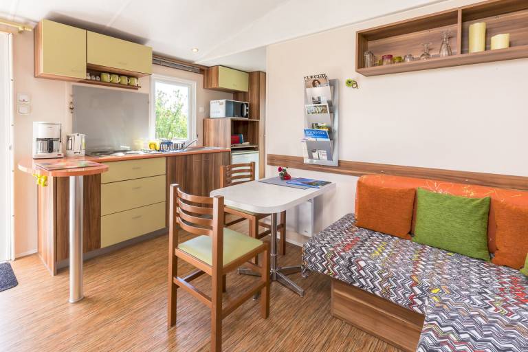 Rental apartment with patio, yard & BBQ | Mountain view — photo 3