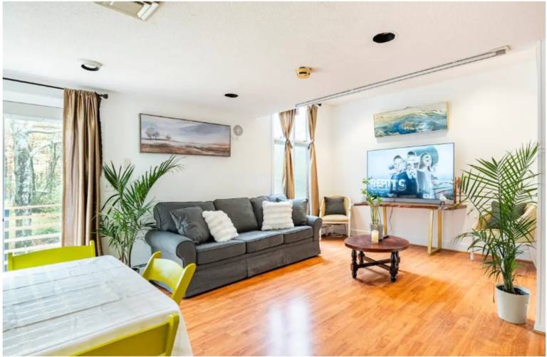 Rental apartment with terrace & yard in Fairfield, CT