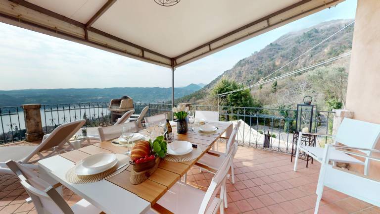 Ferienwohnung in Salò, Gardone Riviera für max. 6 Personen Ferienwohnung in Salò, Gardone Riviera für max. 6 Personen