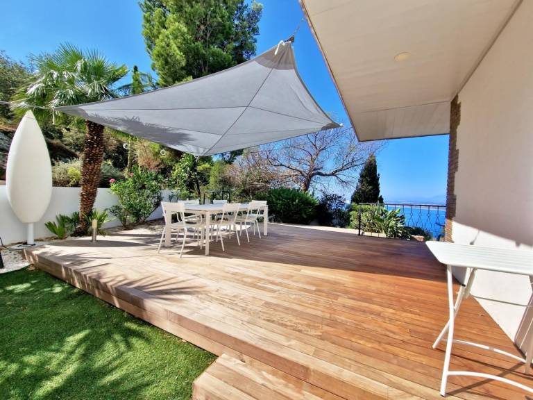 Holiday apartment with yard, patio & barbeque | Sea view — photo 2