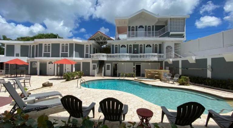House with pool & terrace | Pets allowed — photo 4