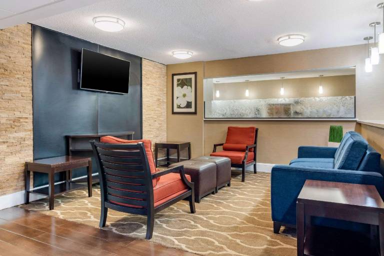 Comfort Inn & Suites Macon North I-75 — photo 2