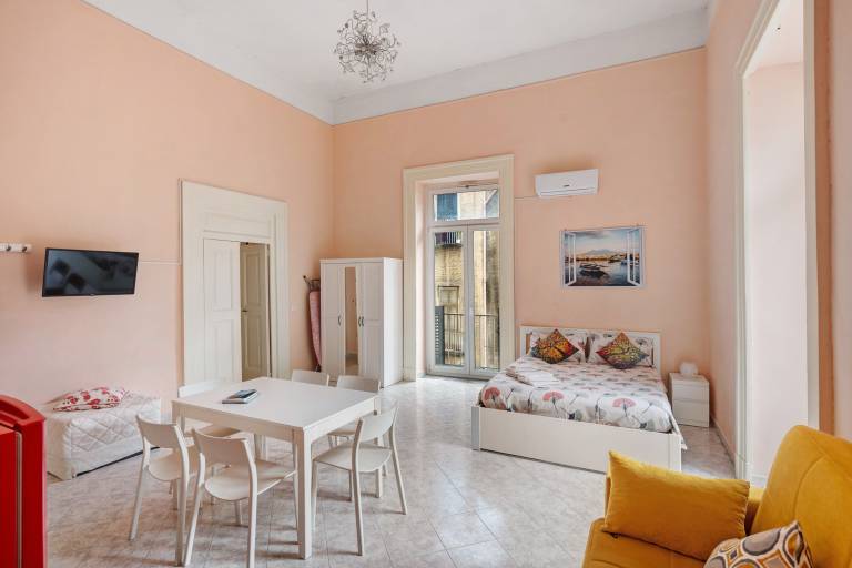 House with fast internet | Next to Naples Cathedral | City view — photo 4