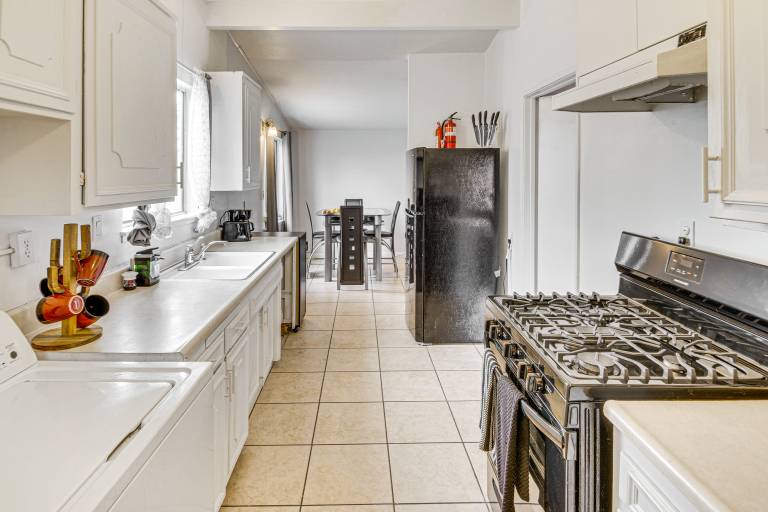 Work, Play & Relax: Home w/ Yard in Lancaster! — photo 2