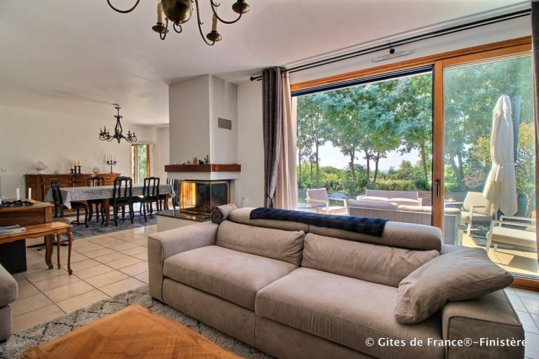 Gite with yard, grill & patio — photo 4
