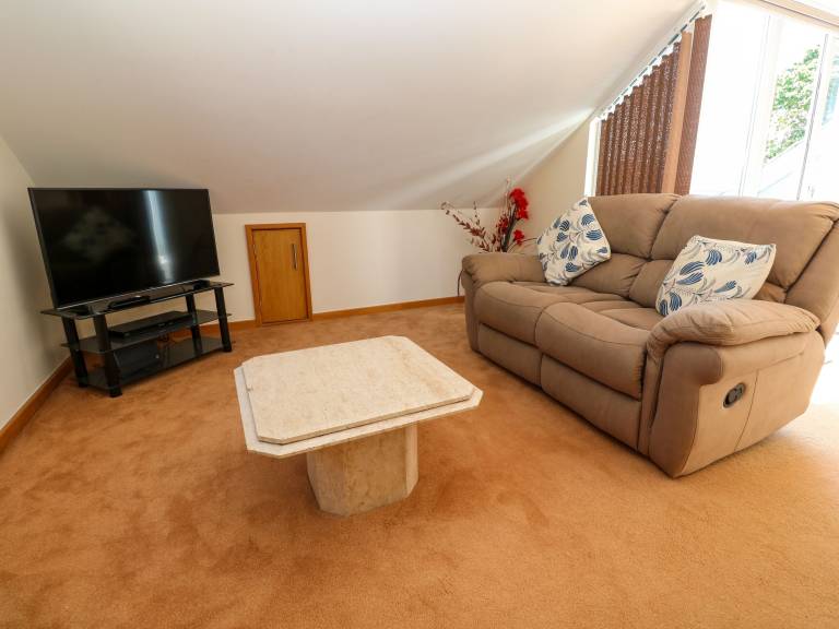 Child-friendly cottage with yard | Beach view | Pets allowed — photo 4