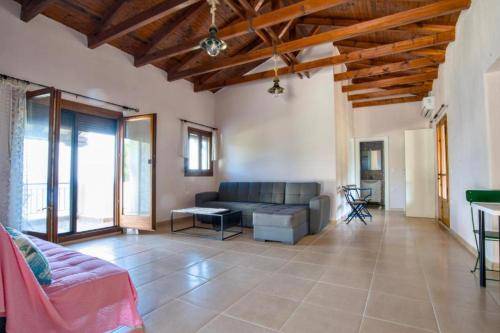 Fava's Villa on the Rocks — photo 3