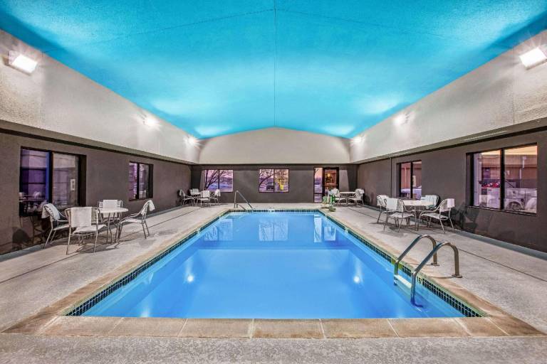 La Quinta Inn & Suites by Wyndham Kearney — photo 4