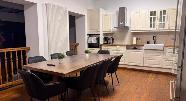 230 m&sup2; Ferienhaus