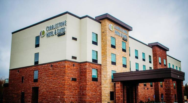 Cobblestone Hotel & Suites - International Falls — photo 2