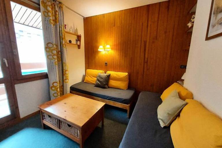 Holiday apartment with 1 room for 5 persons in Les Belleville